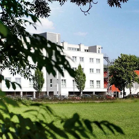 Отель Designhotel + Congresscentrum Wienecke Xi. 4*